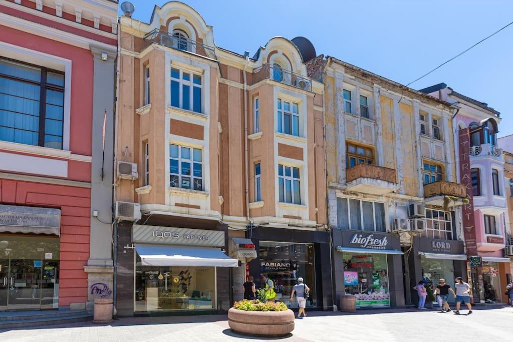 House Of History , Rooms In The Main Street Пловдив Екстериор снимка